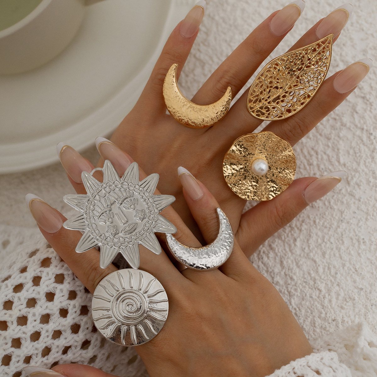 Mojoyce Punk Exaggerated Large Sunflower Moon Leaf Rings for Women Vintage Geometric Adjustable Pearl Finger Ring Grunge Jewelry